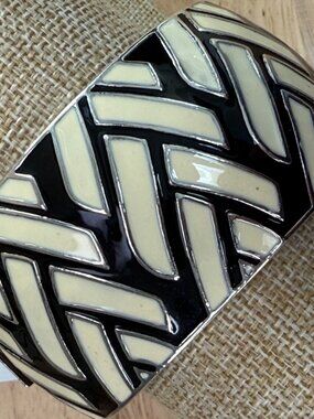 Banana Republic Herringbone Enamel Hinged Bracelet 5.5"-7.25" Adjustable Fit Cre